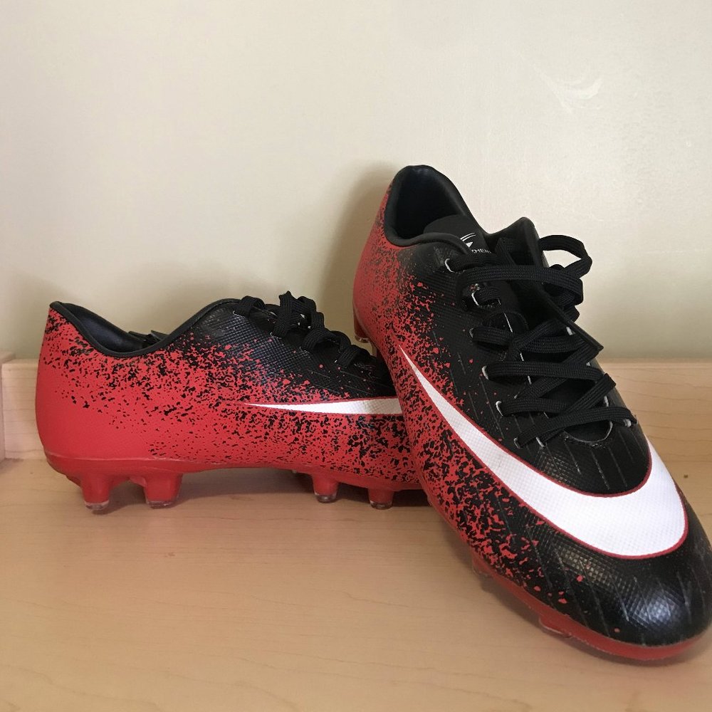Men Soccer Shoes Low/High Ankle Football Boots Cleats